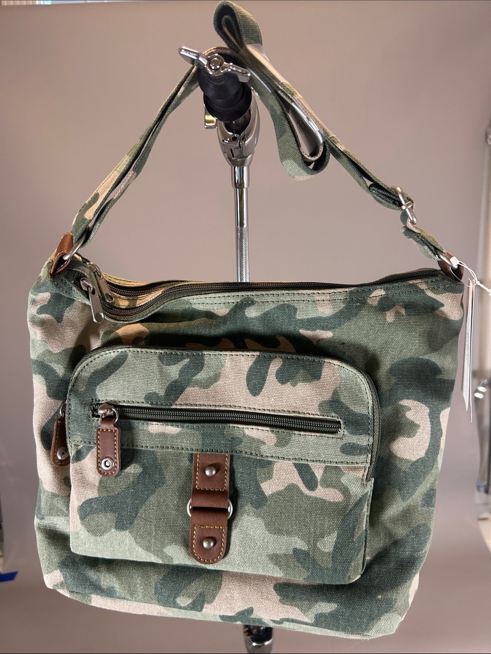 Time and Tru Green Camo Shoulder Bag with Brown Leather Trim NWT 4 Compartments - Picture 4 of 10